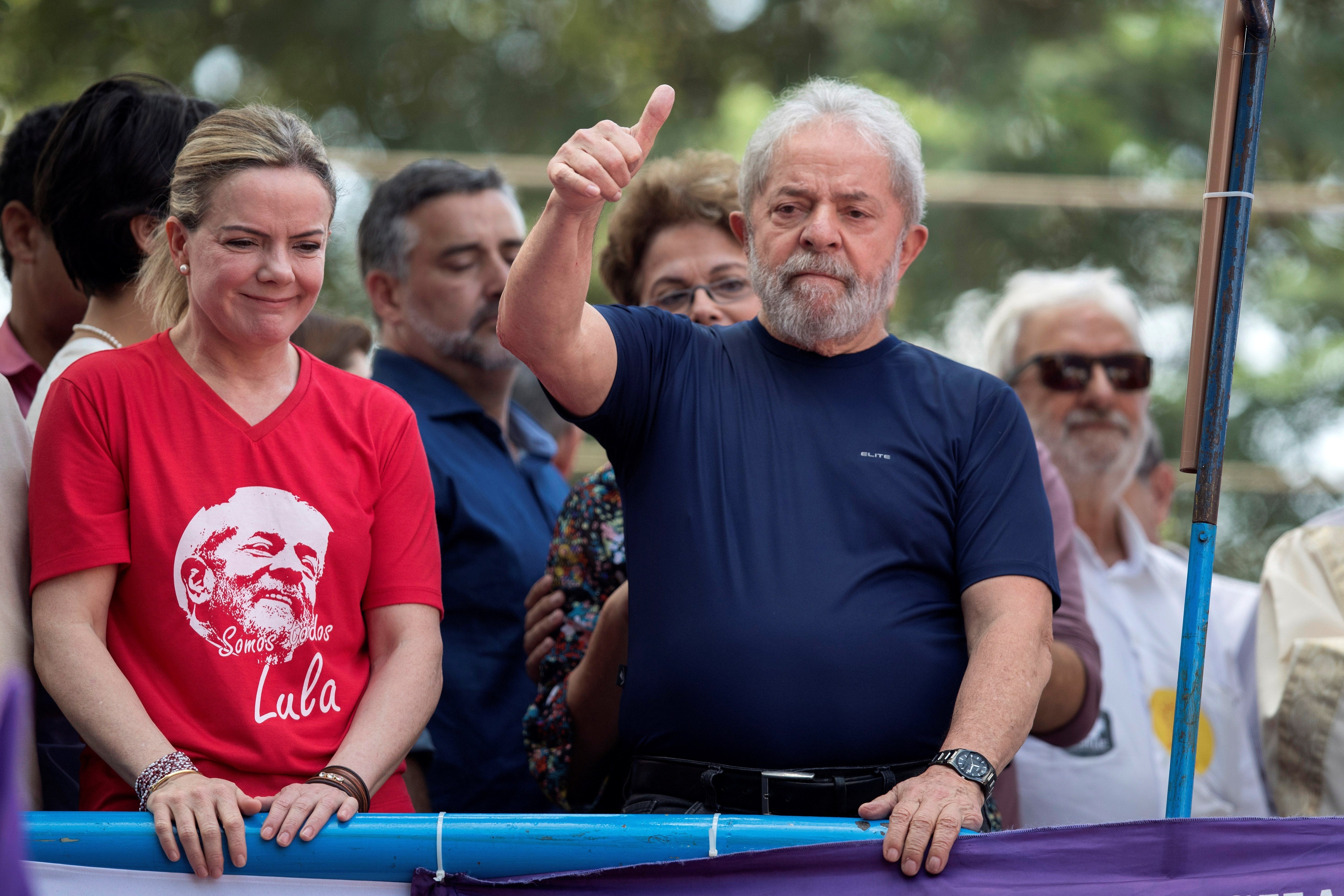 Lula cumple 6 meses en prisión mientras Brasil decide su futuro en las urnas Lula cumple 6 meses en prisión mientras Brasil decide su futuro en las urnas