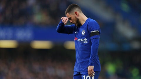 Hazard se lamenta tras la derrota del Chelsea