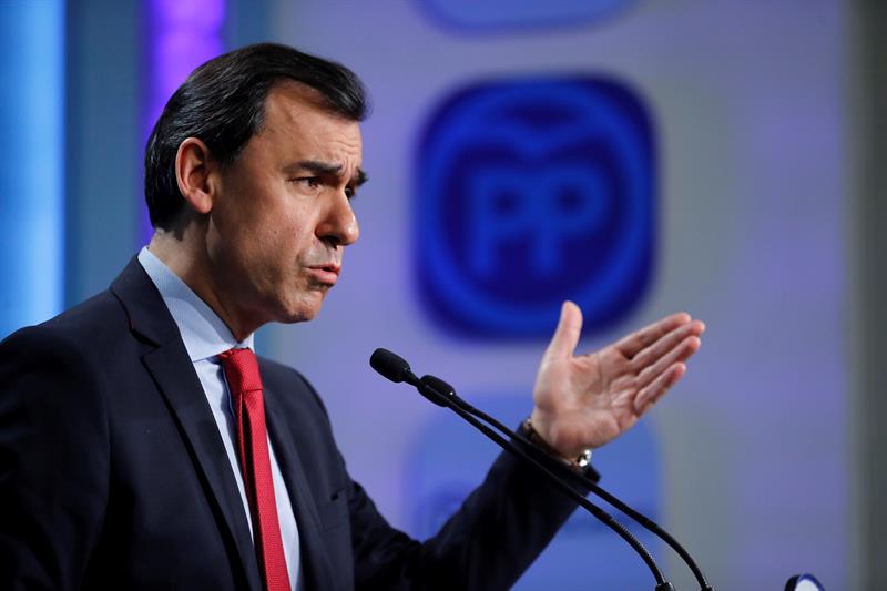 Maillo emplaza a Ciudadanos a aclarar ya si va a apoyar con Podemos la moción de censura para "quitar" al PP Maillo emplaza a Ciudadanos a aclarar ya si va a apoyar con Podemos la moción de censura para "quitar" al PP