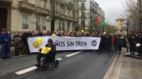 Las instituciones granadinas alzan la voz contra el llamado "apag&oacute;n informativo" de las obras del AVE