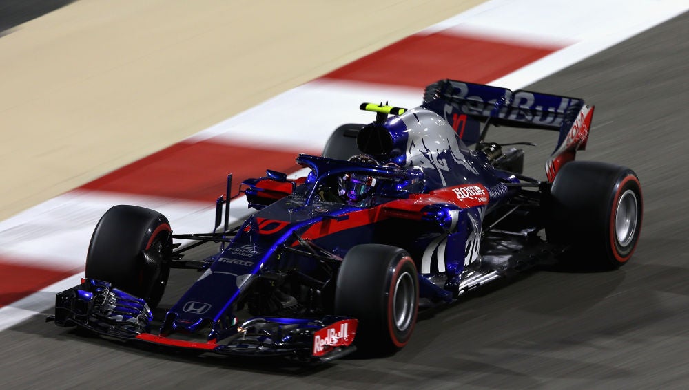 Pierre Gasly, rodando en Baréin con su Toro Rosso