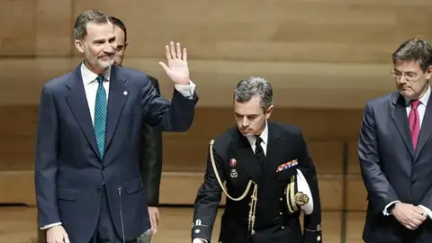 El Rey Felipe VI, junto al ministro de Justicia, Rafael Catalá El Rey Felipe VI, junto al ministro de Justicia, Rafael Catalá