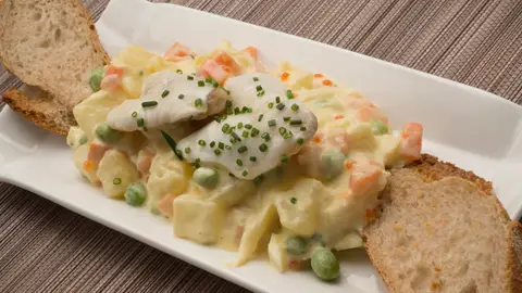 Ensaladilla de bacalao Ensaladilla de bacalao