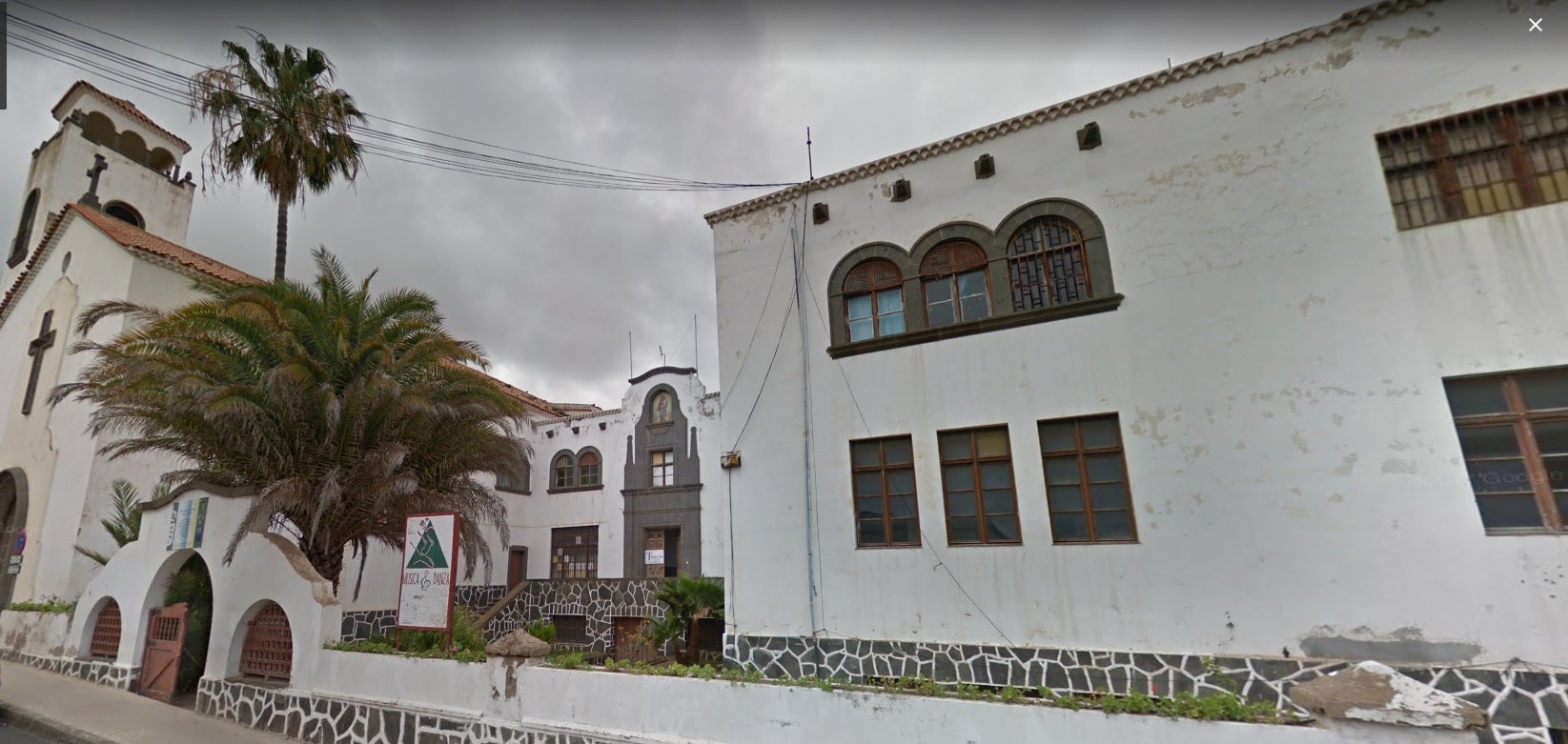 La ciudadanía del norte se moviliza en manifestación frente al Obispado para reclamar que el Centro Salesiano tenga cuanto antes uso sociosanitario La ciudadanía del norte se moviliza en manifestación frente al Obispado para reclamar que el Centro Salesiano tenga cuanto antes uso sociosanitario