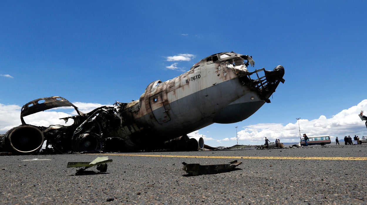 Varios muertos y heridos en un ataque con misiles contra el aeropuerto militar de Siria Varios muertos y heridos en un ataque con misiles contra el aeropuerto militar de Siria