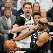 Pau Gasol, junto a Vince Carter Pau Gasol, junto a Vince Carter