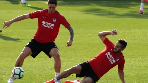 Fernando Torres y Koke durante un entrenamiento Fernando Torres y Koke durante un entrenamiento