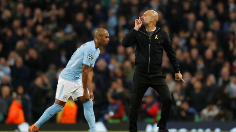 Guardiola se encar&oacute; con Mateu Lahoz