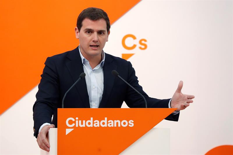 Albert Rivera: "La renuncia de Cifuentes al máster evidencia sus mentiras reiteradas" Albert Rivera: "La renuncia de Cifuentes al máster evidencia sus mentiras reiteradas"