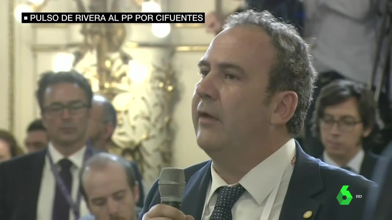 Lo que sucedió ayer cuando Juan de Dios Colmenero le preguntó a Mariano Rajoy sobre Cristina Cifuentes Lo que sucedió ayer cuando Juan de Dios Colmenero le preguntó a Mariano Rajoy sobre Cristina Cifuentes