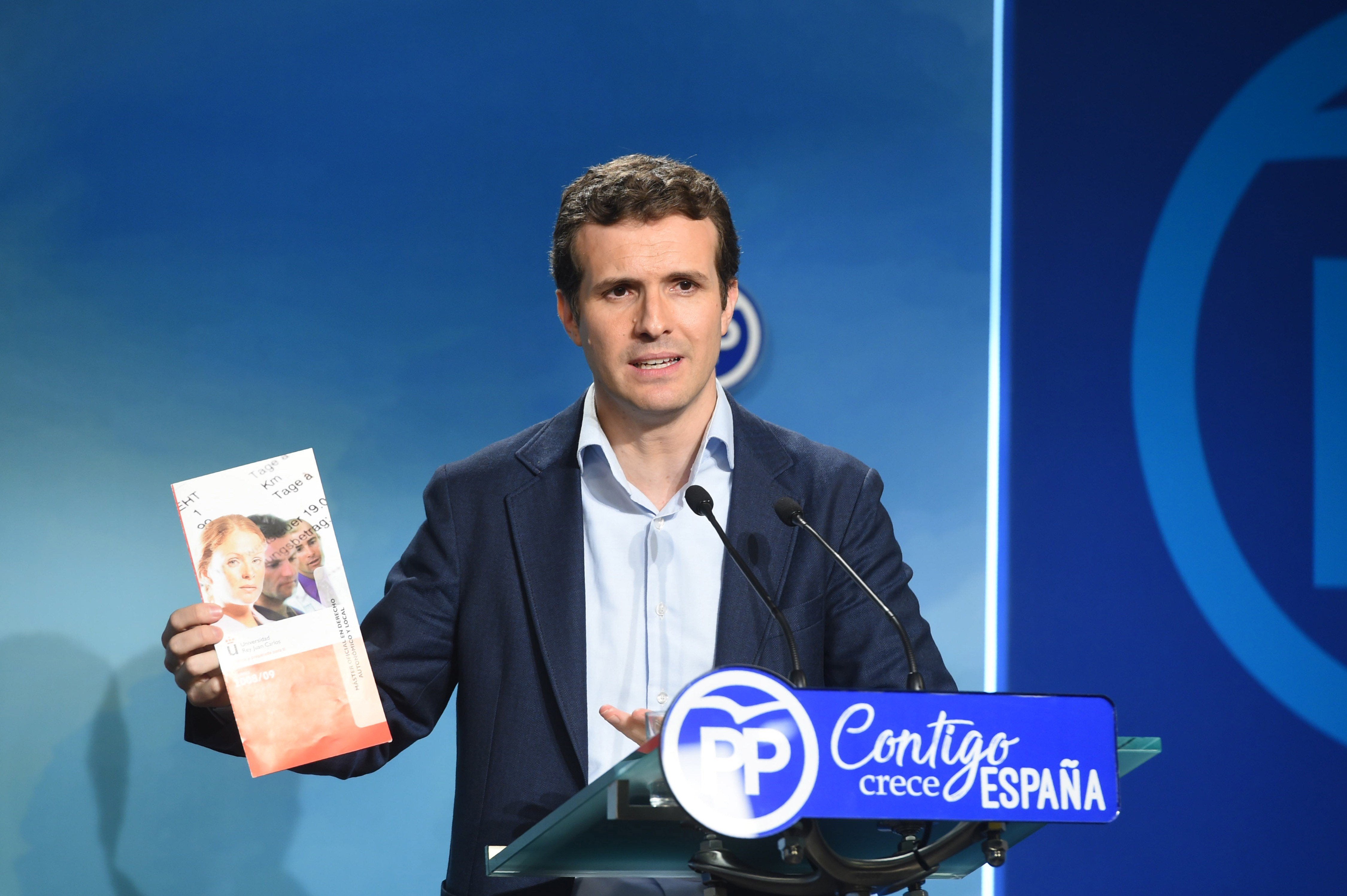 La URJC encuentra ahora una caja de documentación del máster de Casado La URJC encuentra ahora una caja de documentación del máster de Casado