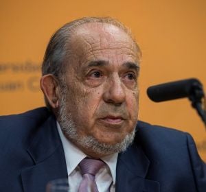 El catedrático Enrique Álvarez Conde El catedrático Enrique Álvarez Conde