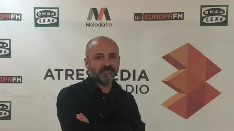 Quini Almendros Junto con Ihmaele presenta Ríos de Tinta