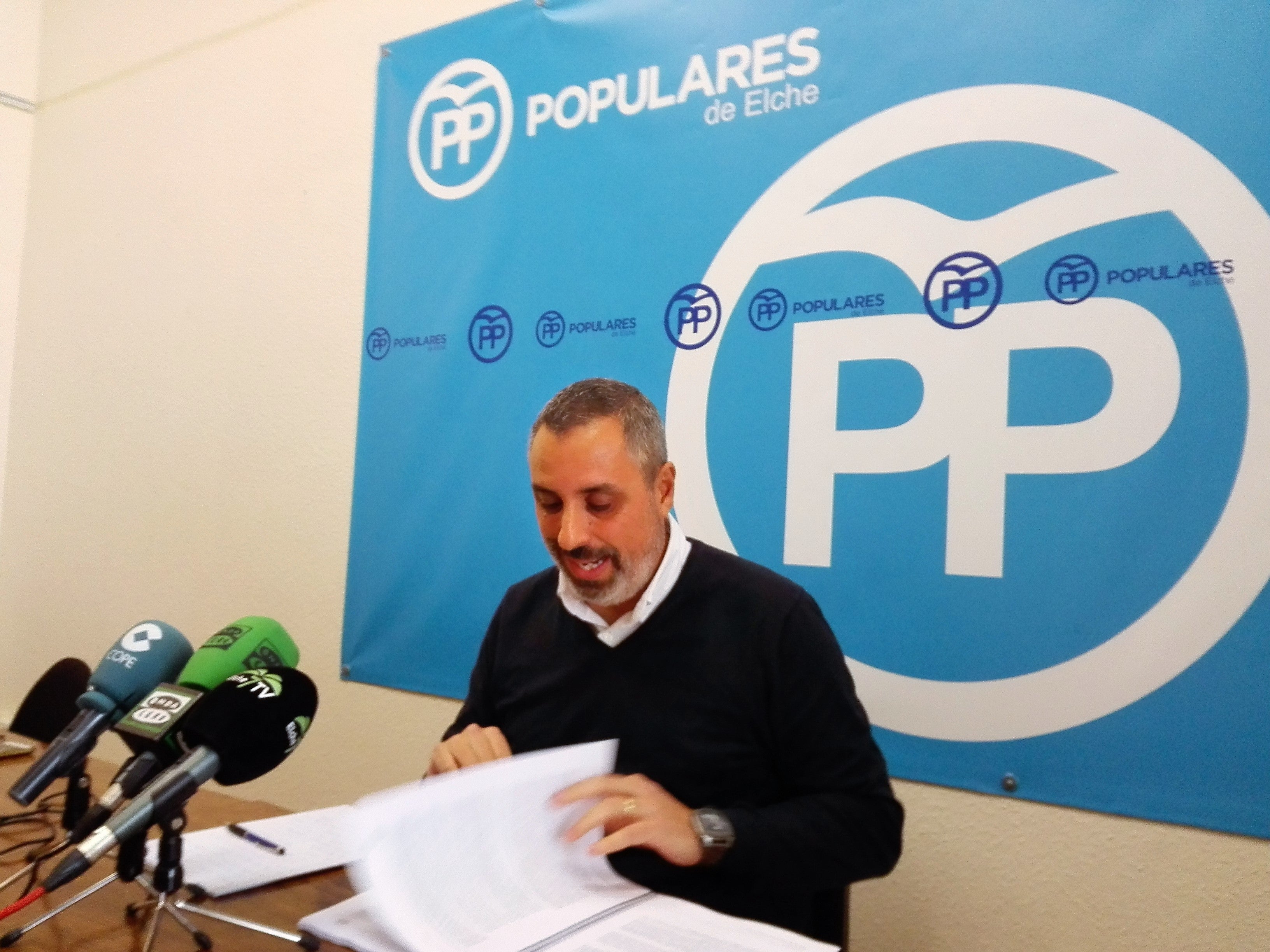 El PP insiste en que al Mercado Central siempre se ha accedido por la misma calle sin poner en peligro al Misteri El PP insiste en que al Mercado Central siempre se ha accedido por la misma calle sin poner en peligro al Misteri