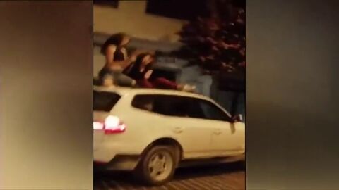 Identificadas las j&oacute;venes que bailan en el techo de un veh&iacute;culo en marcha, en J&aacute;vea