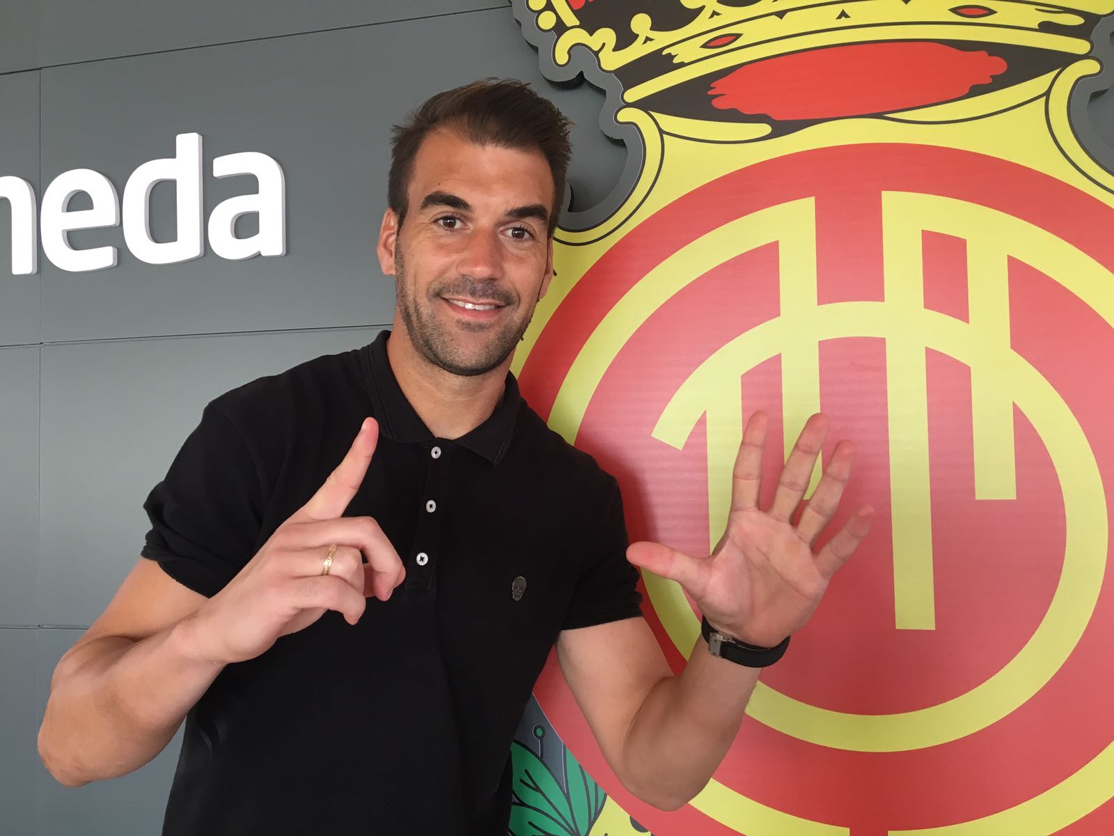 Manolo Reina: "Nos vamos con un resultado totalmente inmerecido" Manolo Reina: "Nos vamos con un resultado totalmente inmerecido"