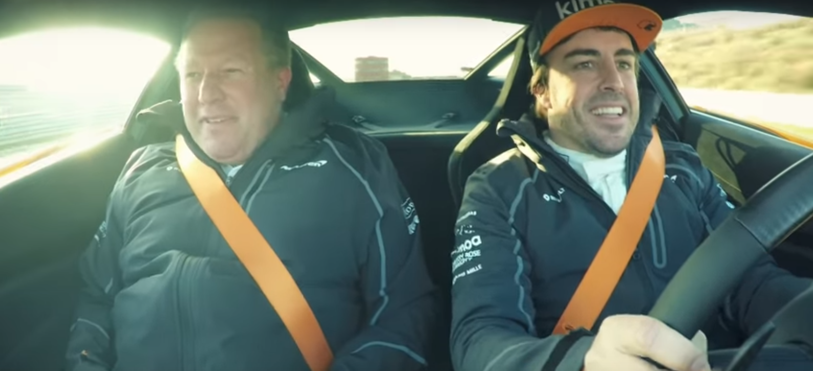 ¿Hamilton o Vettel? ¿Zak Brown o Ron Dennis? Fernando Alonso se moja en el test definitivo ¿Hamilton o Vettel? ¿Zak Brown o Ron Dennis? Fernando Alonso se moja en el test definitivo