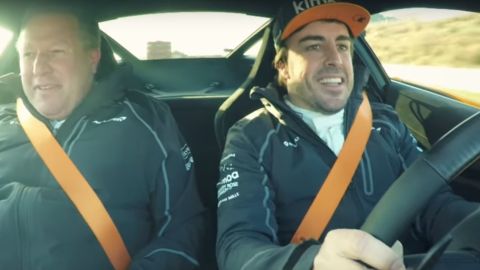 Fernando Alonso y Zak Brown