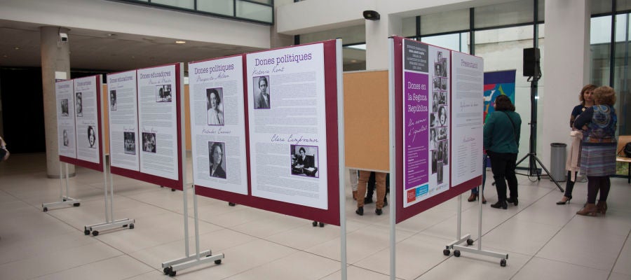 Una muestra de los paneles que puede verse en la exposición. Una muestra de los paneles que puede verse en la exposición.