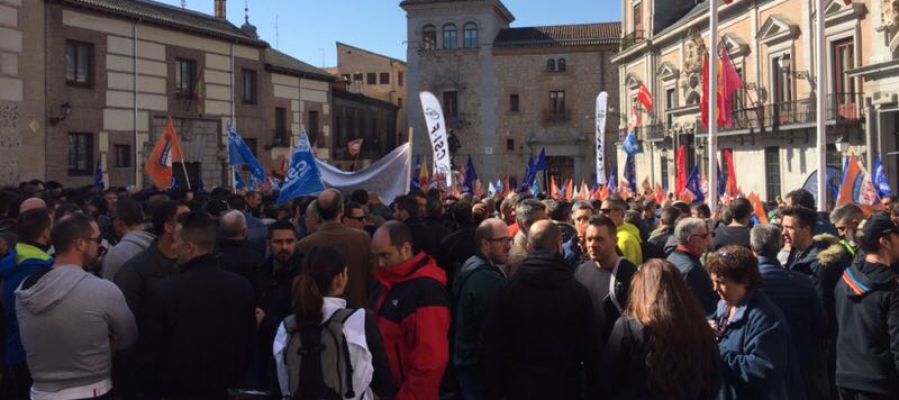 Policías municipales se manifiestan en la Plaza de la Villa de Madrid Policías municipales se manifiestan en la Plaza de la Villa de Madrid