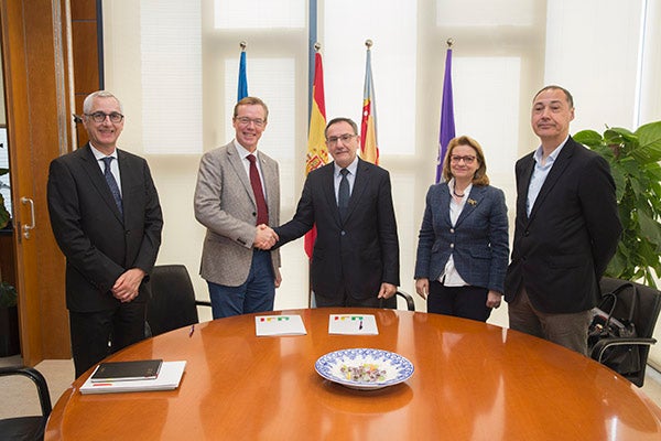 La UJI y UBE Corporation Europe convocarán becas de movilidad internacional en Japón La UJI y UBE Corporation Europe convocarán becas de movilidad internacional en Japón