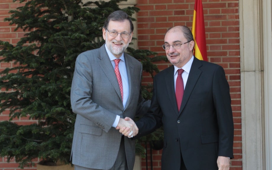 Lambán pide a Rajoy la limpieza del Ebro y cifra en 80 millones una solución integral al río Lambán pide a Rajoy la limpieza del Ebro y cifra en 80 millones una solución integral al río