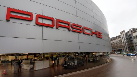 Fotograf&iacute;a de la fachada de la sede de Porsche