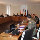 Reunió en el saló de plens de la Junta de Seguretat per coordinar el dispositiu per l´exhibició de la Guardia Real en Vila-real. 