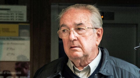 El anciano detenido por agredir al asesino de su hija