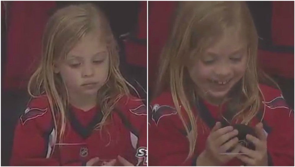 La imagen más tierna del deporte: historia entre una niña y un disco de hockey La imagen más tierna del deporte: historia entre una niña y un disco de hockey