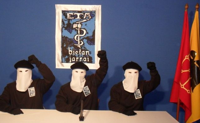 ETA se disculpa con las víctimas que no tenían una "participación directa" y pide a "todos" reconocer su responsabilidad ETA se disculpa con las víctimas que no tenían una "participación directa" y pide a "todos" reconocer su responsabilidad