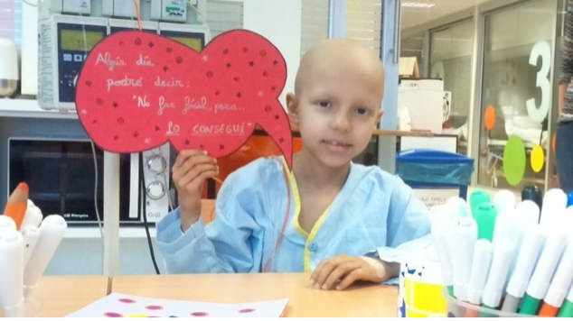 Marta acaba de cumplir 10 años, padece un cáncer de huesos y solo pide que el SMS autorice su desplazamiento a una clínica de Navarra para seguir su tratamiento Marta acaba de cumplir 10 años, padece un cáncer de huesos y solo pide que el SMS autorice su desplazamiento a una clínica de Navarra para seguir su tratamiento