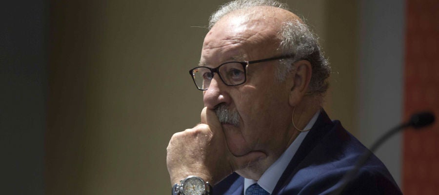 Vicente del Bosque, durante la presentación de un torneo de cadetes Vicente del Bosque, durante la presentación de un torneo de cadetes