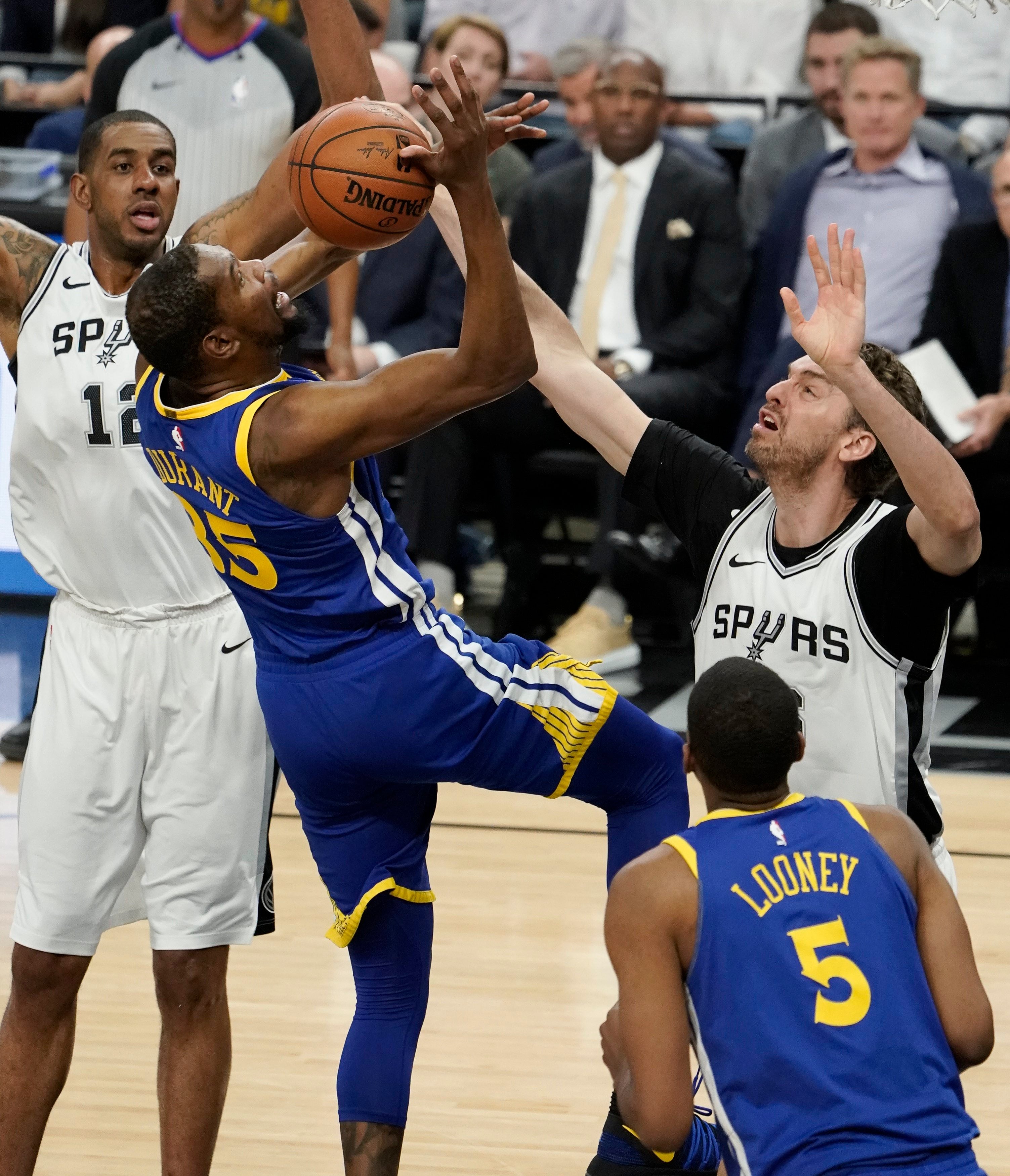 Durant pone a los Spurs de Pau Gasol contra las cuerdas; Mirotic destroza a los Trail Blazers Durant pone a los Spurs de Pau Gasol contra las cuerdas; Mirotic destroza a los Trail Blazers