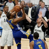 Pau Gasol ante Kevin Durant Pau Gasol ante Kevin Durant