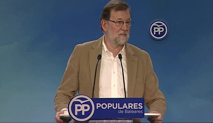 Rajoy asegura que el Gobierno está haciendo "todo lo posible" para recuperar la "normalidad y sensatez" en Cataluña Rajoy asegura que el Gobierno está haciendo "todo lo posible" para recuperar la "normalidad y sensatez" en Cataluña