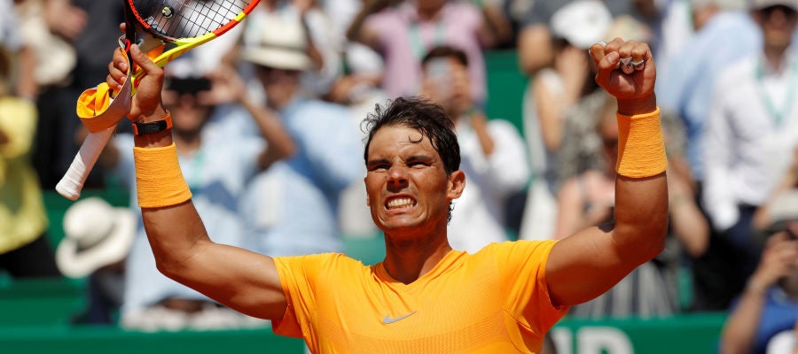 Rafa Nadal celebra su victoria en Montecarlo Rafa Nadal celebra su victoria en Montecarlo