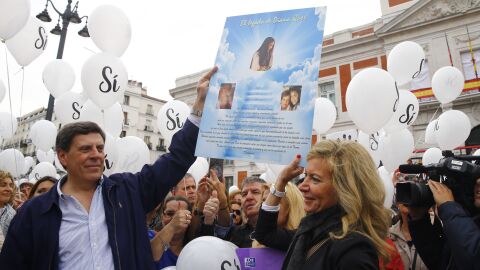Juan Carlos Quer y Diana L&oacute;pez Pinel, padres de Diana Quer, en la manifestaci&oacute;n 