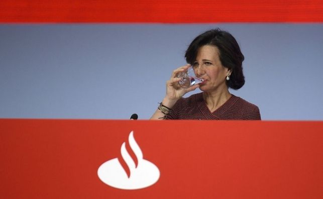 <p>Ana Botín se muestra satisfecha tras la elección de Calviño como ministra de Economía: "Es una garantía de que España seguirá aumentando su peso en las instituciones europeas"</p> <p>Ana Botín se muestra satisfecha tras la elección de Calviño como ministra de Economía: "Es una garantía de que España seguirá aumentando su peso en las instituciones europeas"</p>