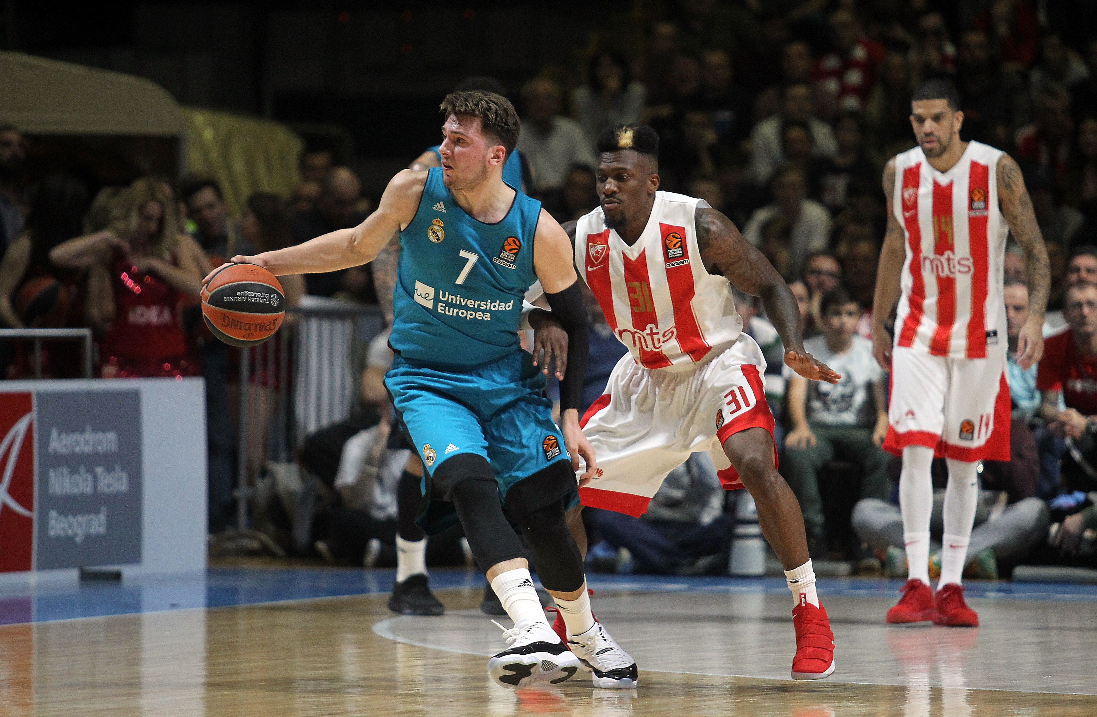 Luka Doncic se presenta al draft de la NBA Luka Doncic se presenta al draft de la NBA