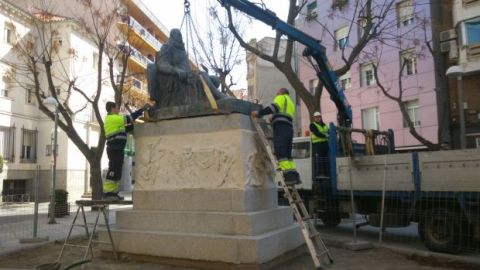 La estatuto de Cervantes volvi&oacute; a colocarse en su plaza