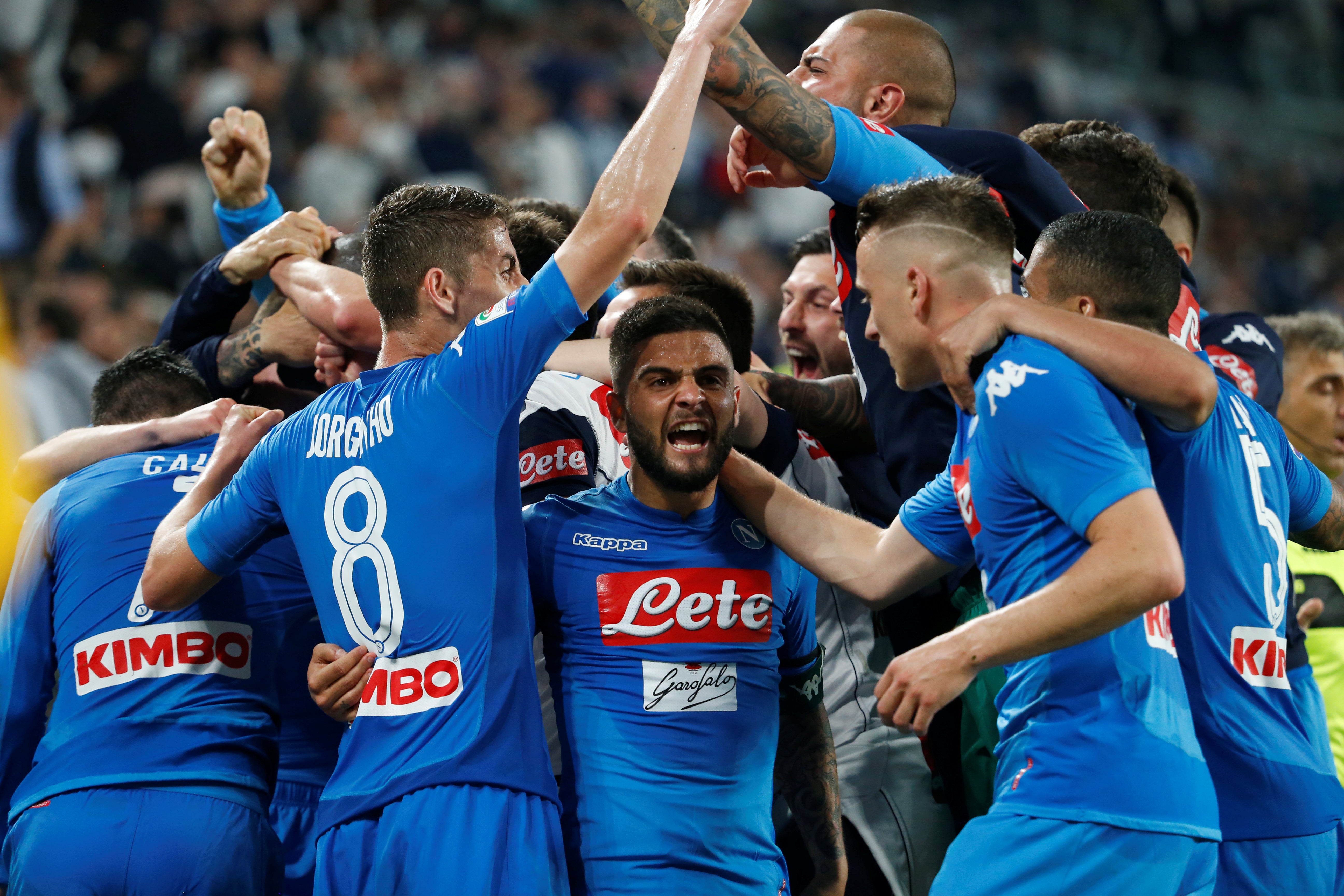 El Nápoles asalta el Juventus Stadium y deja abierta la Serie A El Nápoles asalta el Juventus Stadium y deja abierta la Serie A