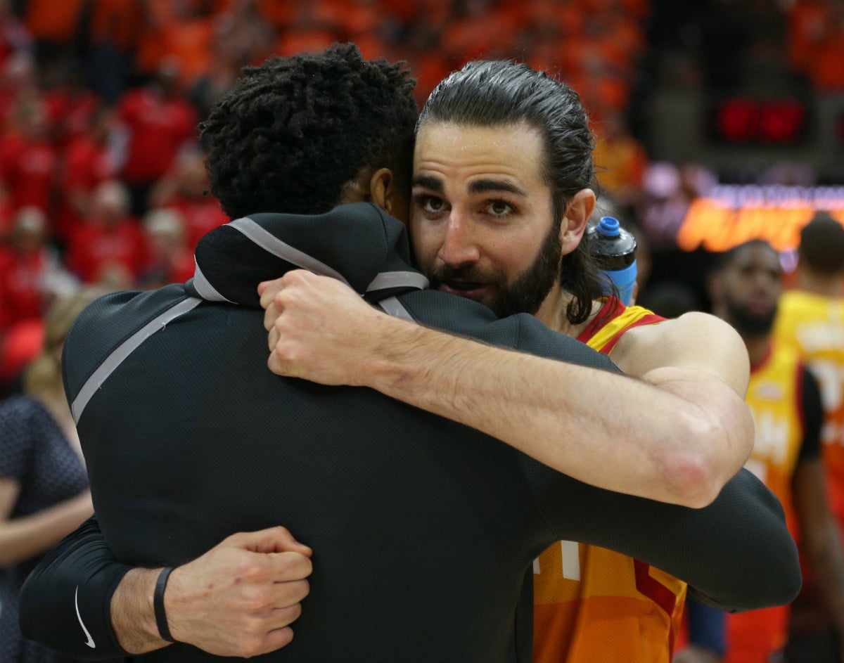 Ricky Rubio emula a Stockton con un triple-doble para dar la victoria a los Jazz ante los Thunder Ricky Rubio emula a Stockton con un triple-doble para dar la victoria a los Jazz ante los Thunder