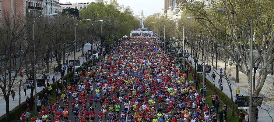 Miles de corredores tras la salida del EDP Rock n'roll Maratón de Madrid Miles de corredores tras la salida del EDP Rock n'roll Maratón de Madrid