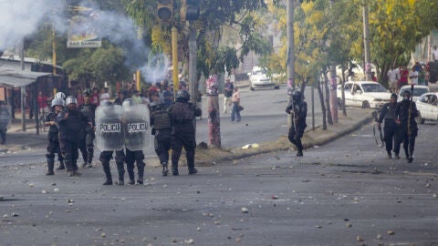Varios agente antidisturbios en Nicaragua