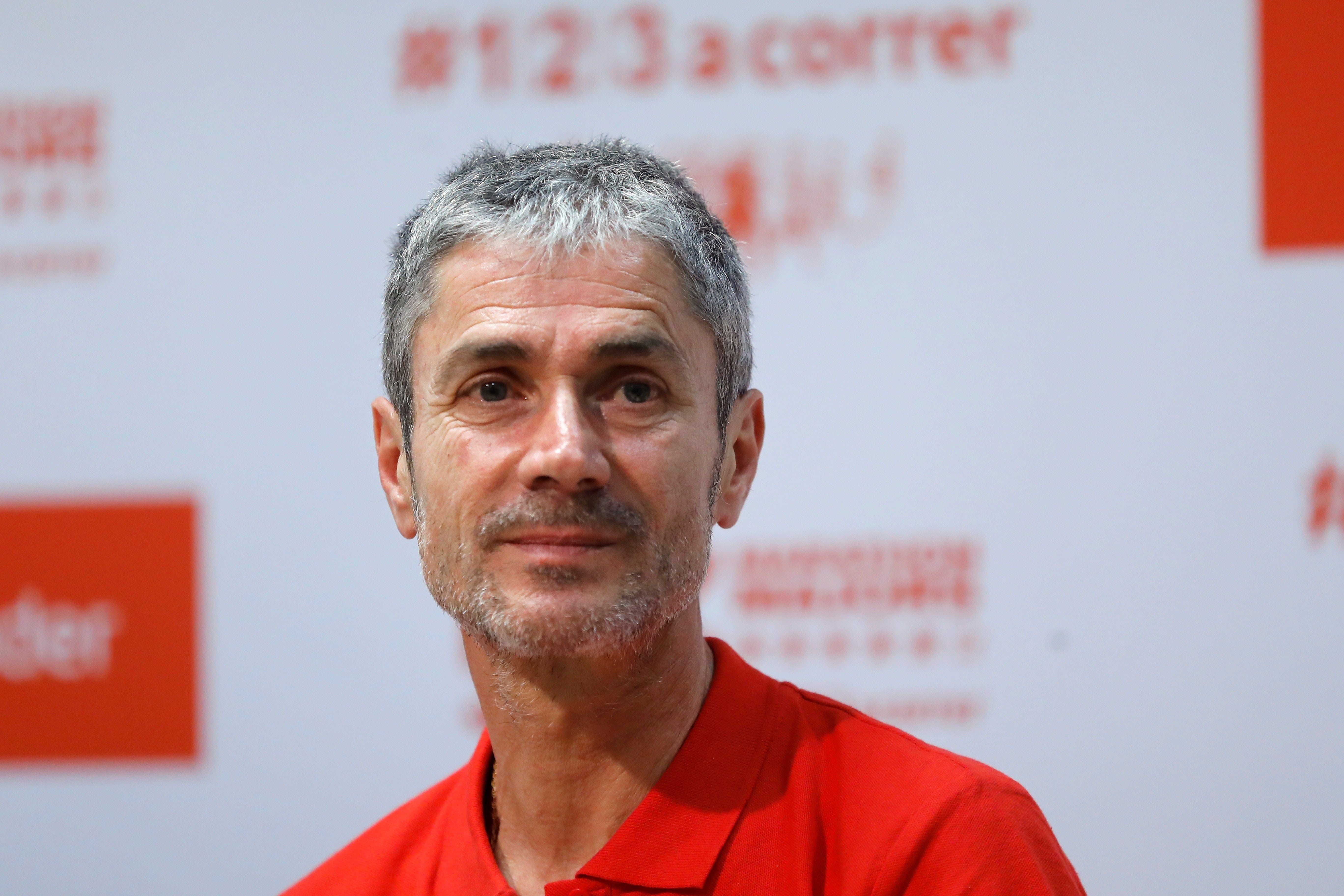 Martín Fiz recibe el alta hospitalaria tras sufrir un atropello en Vitoria Martín Fiz recibe el alta hospitalaria tras sufrir un atropello en Vitoria