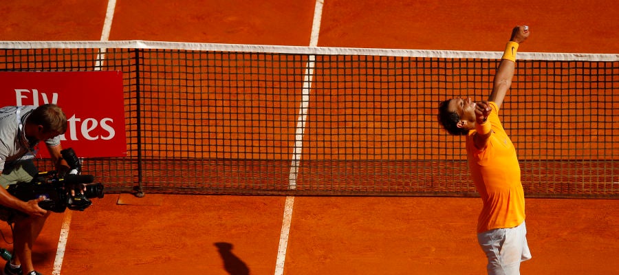 Nadal celebra su triunfo en Montecarlo Nadal celebra su triunfo en Montecarlo