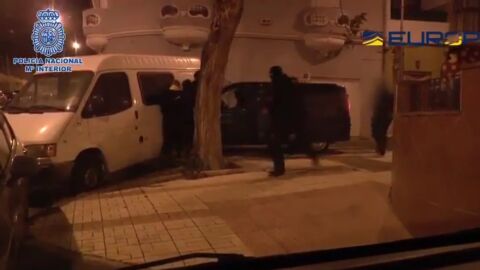 Imagen de la detenci&oacute;n del marido de una buscada yihadista