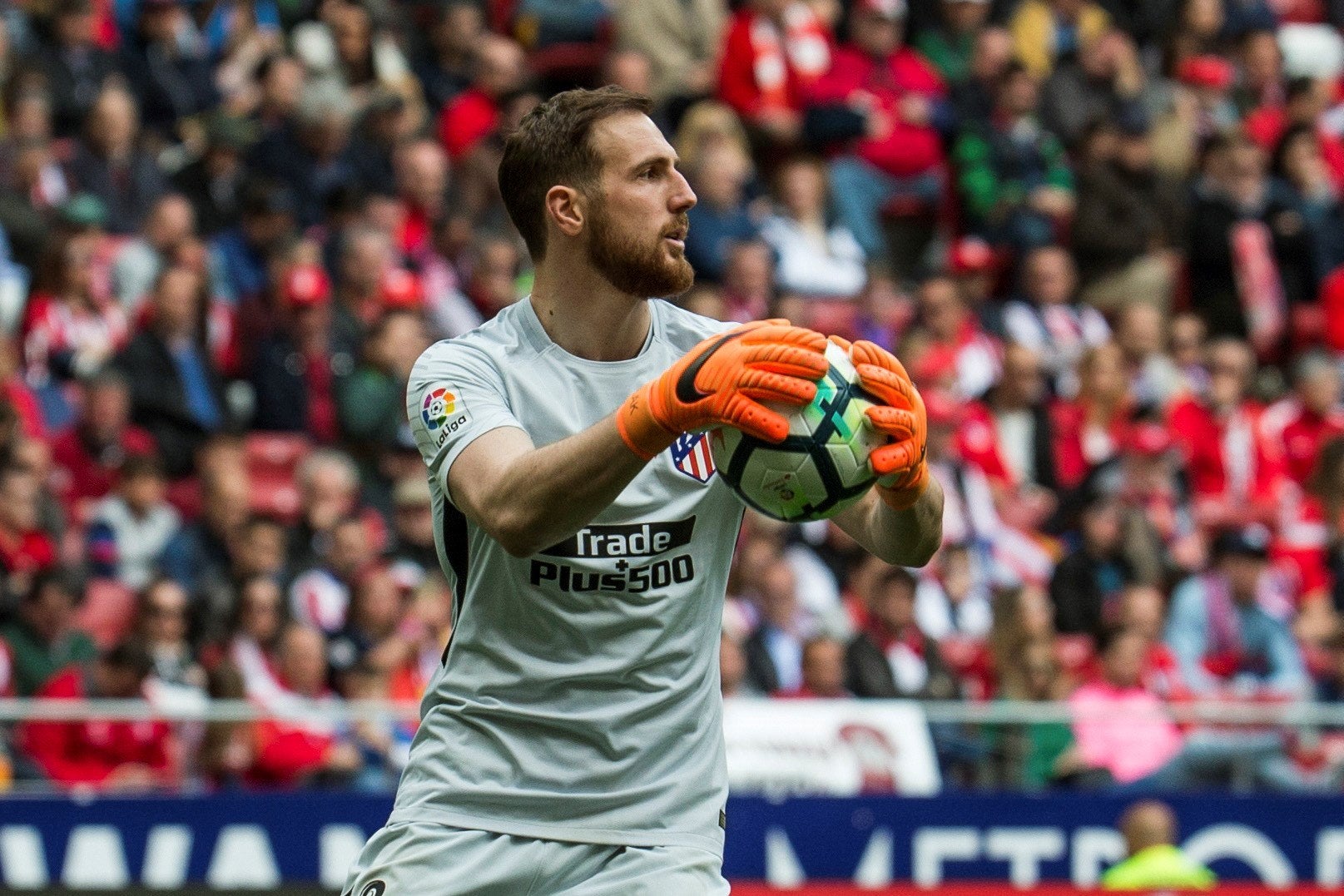 El Chelsea quiere pagar la cláusula por Oblak para sustituir a Courtois; Kepa es otra opción para los ingleses El Chelsea quiere pagar la cláusula por Oblak para sustituir a Courtois; Kepa es otra opción para los ingleses
