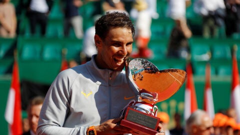 Rafa Nadal celebrando el t&iacute;tulo de Montecarlo